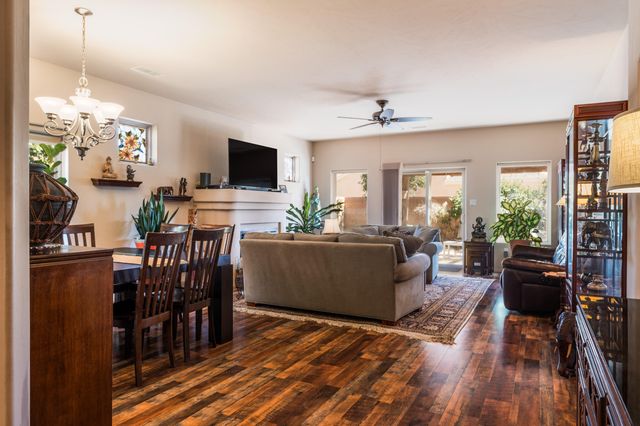 711 Firewheel Loop SW, Los Lunas, NM 87031