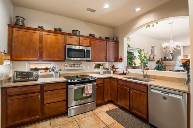 711 Firewheel Loop SW, Los Lunas, NM 87031