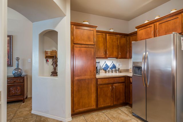 711 Firewheel Loop SW, Los Lunas, NM 87031