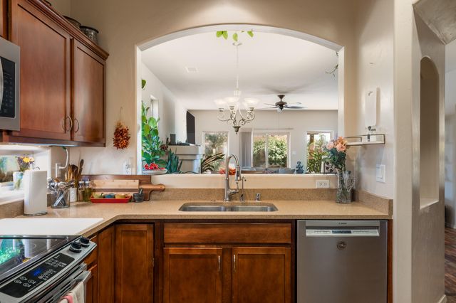 711 Firewheel Loop SW, Los Lunas, NM 87031