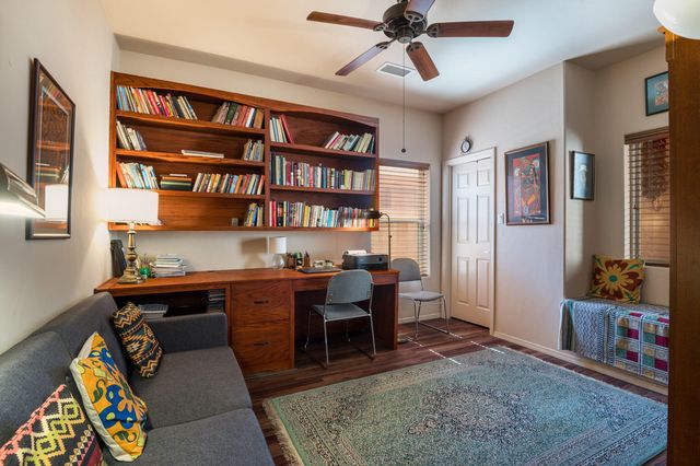 711 Firewheel Loop SW, Los Lunas, NM 87031