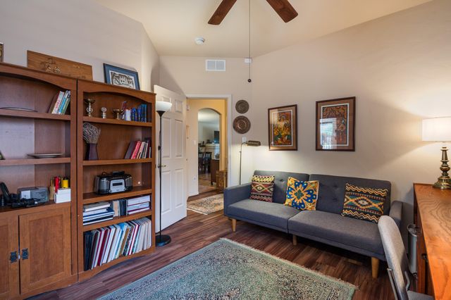 711 Firewheel Loop SW, Los Lunas, NM 87031