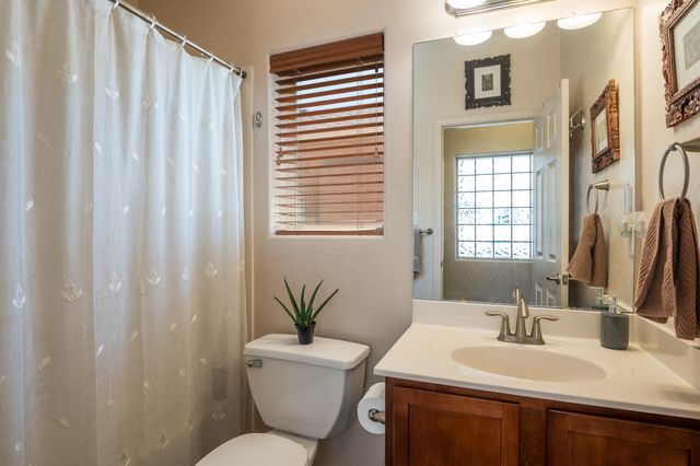 711 Firewheel Loop SW, Los Lunas, NM 87031