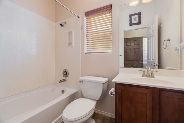 711 Firewheel Loop SW, Los Lunas, NM 87031