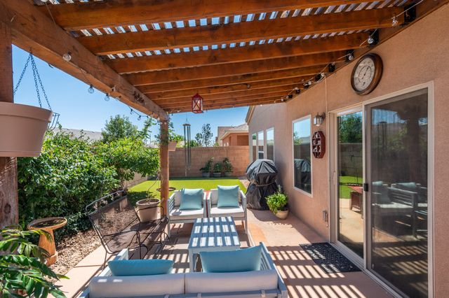 711 Firewheel Loop SW, Los Lunas, NM 87031