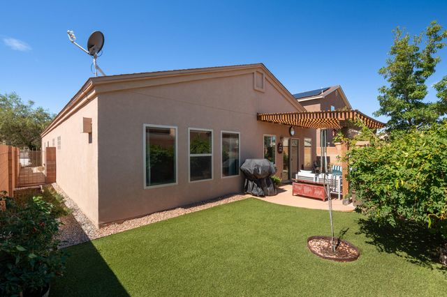 711 Firewheel Loop SW, Los Lunas, NM 87031