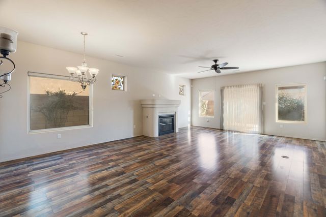 711 Firewheel Loop SW, Los Lunas, NM 87031