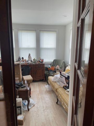 10216 S Calumet Avenue, Chicago, IL 60628
