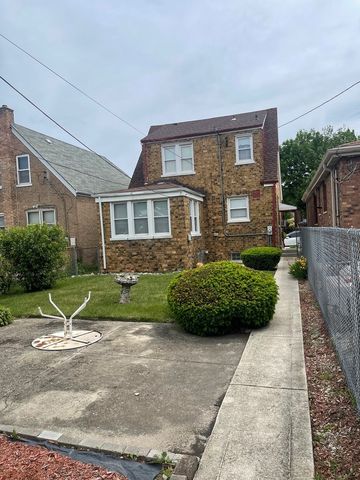 10216 S Calumet Avenue, Chicago, IL 60628