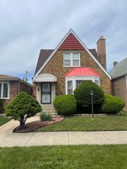 10216 S Calumet Avenue, Chicago, IL 60628