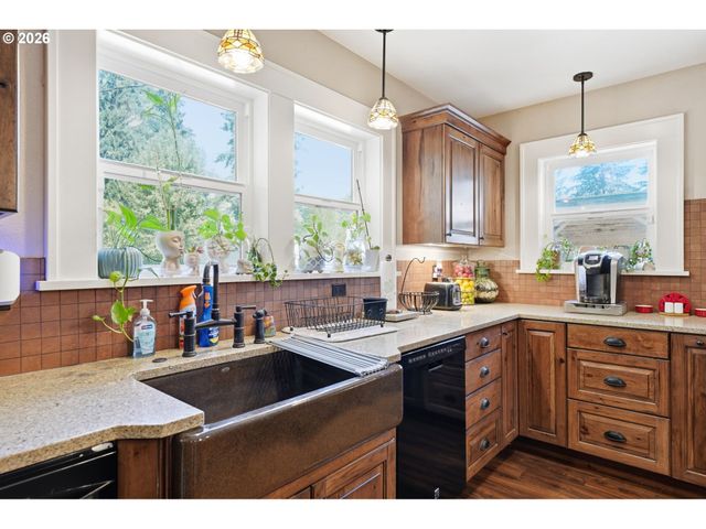 5330 Sw RIVER Rd, Hillsboro, OR 97123