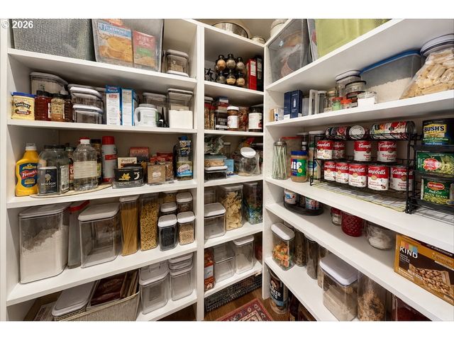 5330 Sw RIVER Rd, Hillsboro, OR 97123