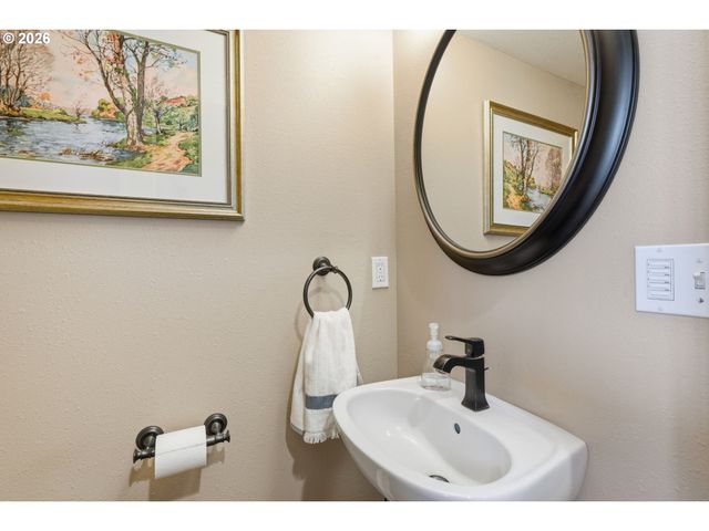 5330 Sw RIVER Rd, Hillsboro, OR 97123