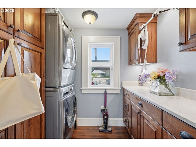 5330 Sw RIVER Rd, Hillsboro, OR 97123