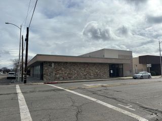 160 N L Street, Tulare, CA 93274