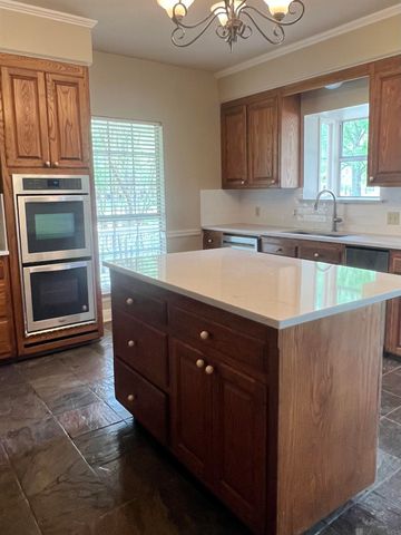 5638 Riverbend Blvd, Baton Rouge, LA 70820