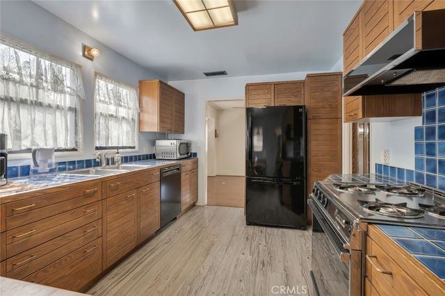 357 Vine Street, Glendale, CA 91204