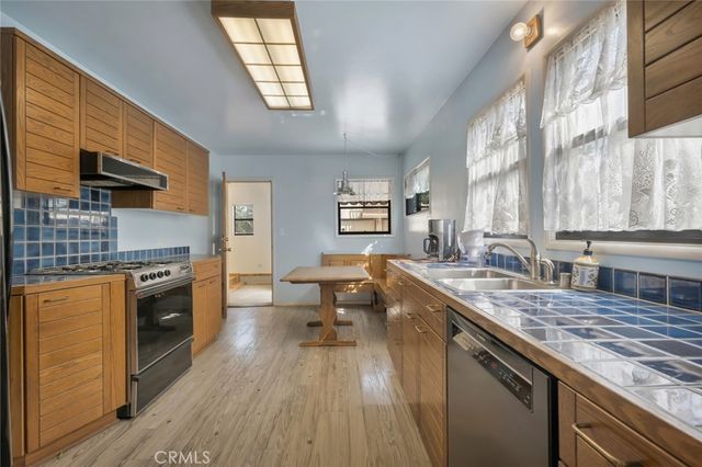 357 Vine Street, Glendale, CA 91204