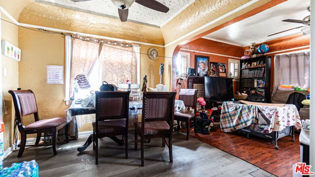 853 E 112th Street, Los Angeles, CA 90059