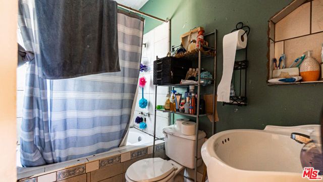 853 E 112th Street, Los Angeles, CA 90059