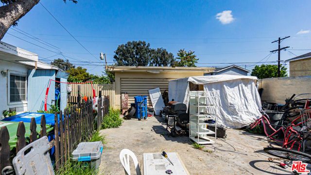 853 E 112th Street, Los Angeles, CA 90059