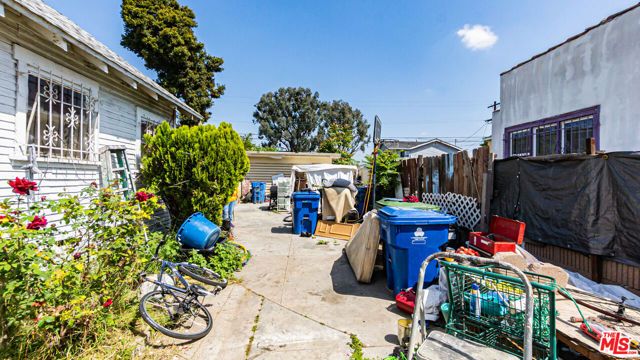 853 E 112th Street, Los Angeles, CA 90059
