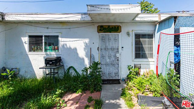 853 E 112th Street, Los Angeles, CA 90059