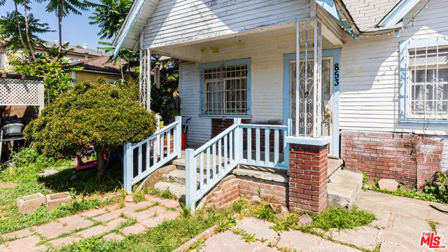 853 E 112th Street, Los Angeles, CA 90059