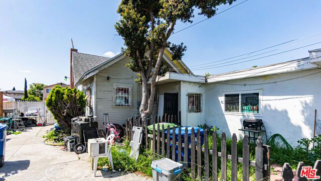 853 E 112th Street, Los Angeles, CA 90059