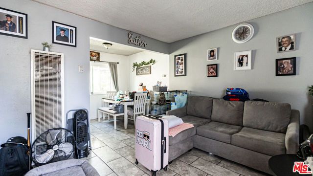 853 E 112th Street, Los Angeles, CA 90059