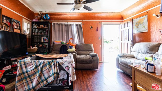 853 E 112th Street, Los Angeles, CA 90059