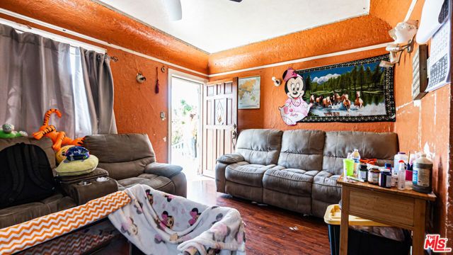 853 E 112th Street, Los Angeles, CA 90059