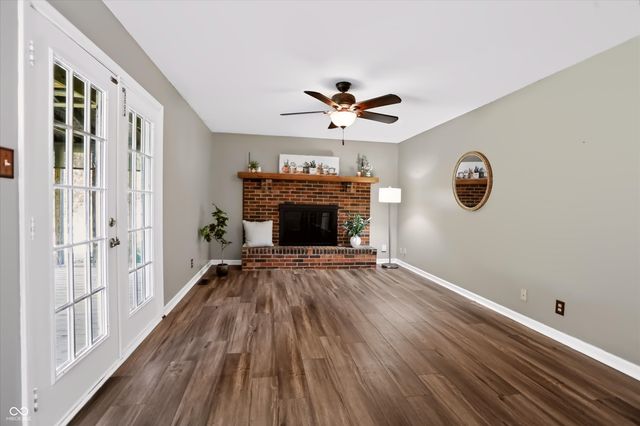 60 Waterford Court, Zionsville, IN 46077