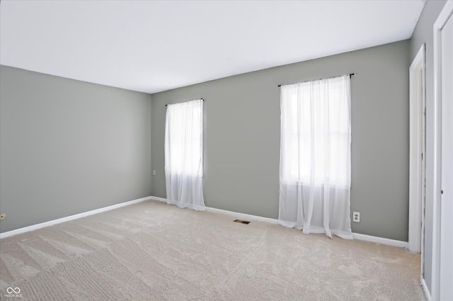 60 Waterford Court, Zionsville, IN 46077