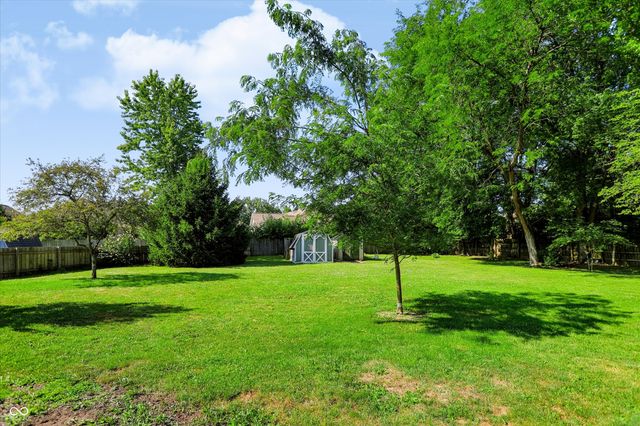 60 Waterford Court, Zionsville, IN 46077