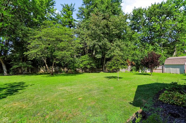 60 Waterford Court, Zionsville, IN 46077