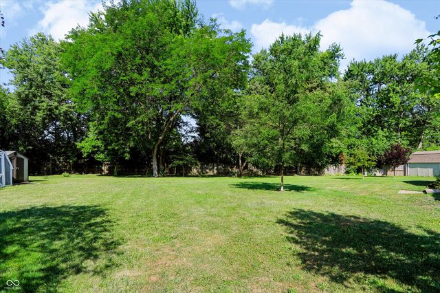 60 Waterford Court, Zionsville, IN 46077