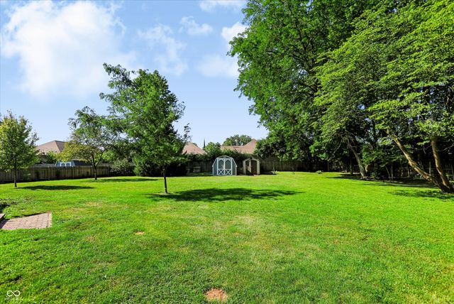 60 Waterford Court, Zionsville, IN 46077