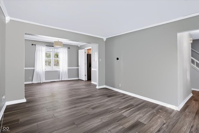 60 Waterford Court, Zionsville, IN 46077
