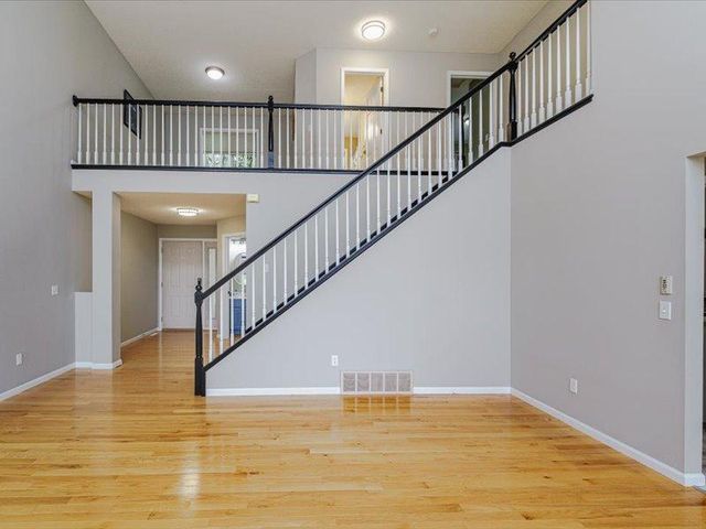 1491 Summit Shores Drive, Burnsville, MN 55306