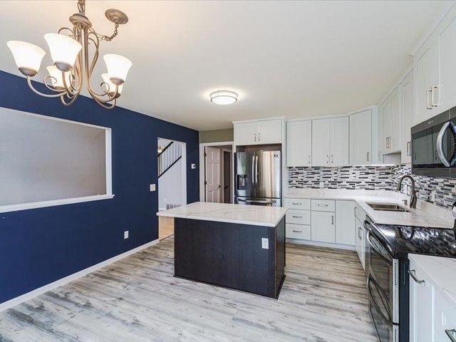 1491 Summit Shores Drive, Burnsville, MN 55306