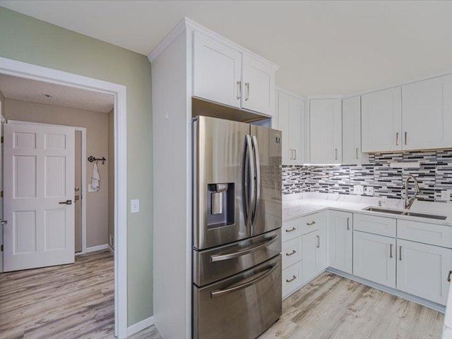 1491 Summit Shores Drive, Burnsville, MN 55306