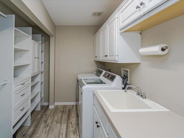 1491 Summit Shores Drive, Burnsville, MN 55306