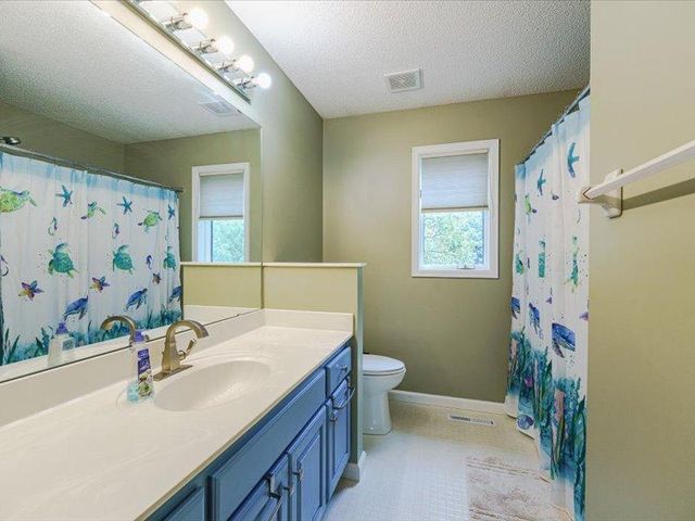 1491 Summit Shores Drive, Burnsville, MN 55306