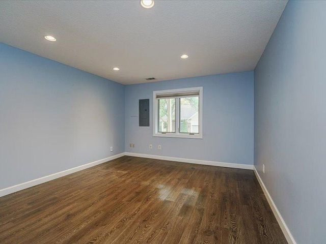 1491 Summit Shores Drive, Burnsville, MN 55306