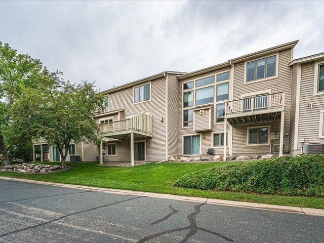 1491 Summit Shores Drive, Burnsville, MN 55306