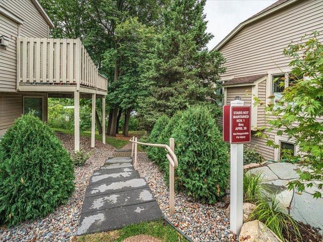 1491 Summit Shores Drive, Burnsville, MN 55306
