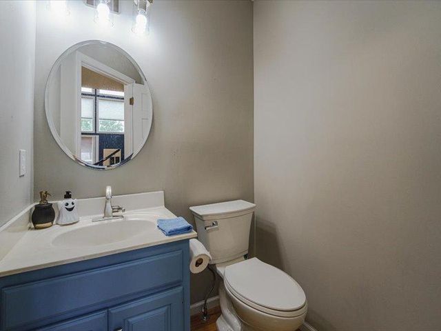 1491 Summit Shores Drive, Burnsville, MN 55306