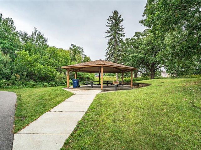 1491 Summit Shores Drive, Burnsville, MN 55306