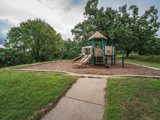 1491 Summit Shores Drive, Burnsville, MN 55306